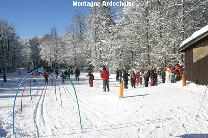 LE JARDIN D'ENFANTS LE JARDIN D'ENFANTS